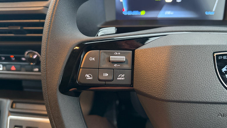 Peugeot Expert E-L2 100kW 75kWh Professional Van Auto